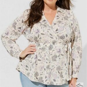 NWT TORRID Size 3X Fortune Paisley Dew Striped Satin Collared Surplice Blouse